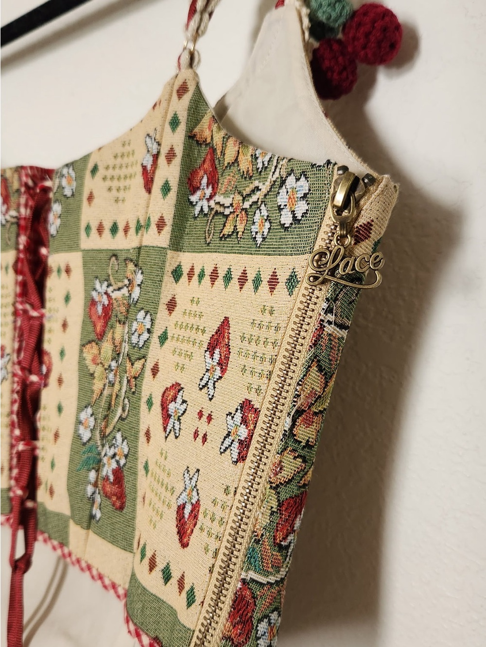 Lacemade Strawberry Tapestry Corset - Picture 5 of 11
